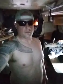 Snapshot of JoeyUhOh chatting on 26, 11, 2025 JoeyUhOh online show from 26, 11, 2025