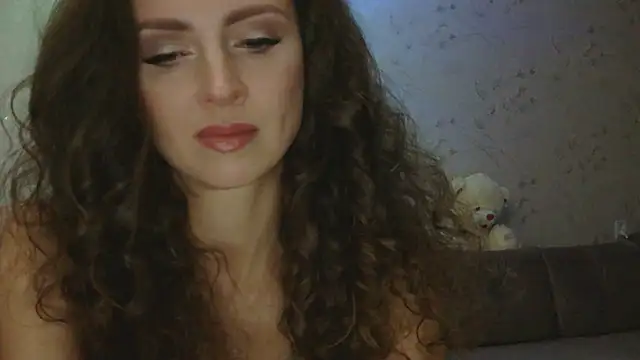 Amber Carrol online show from 5, 11, 2025