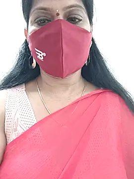 Snapshot of shivani27 chatting on 12, 9, 2025 shivani27 online show from 12, 9, 2025