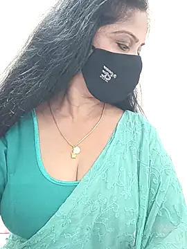Snapshot of shivani27 chatting on 15, 4, 2026 shivani27 online show from 15, 4, 2026
