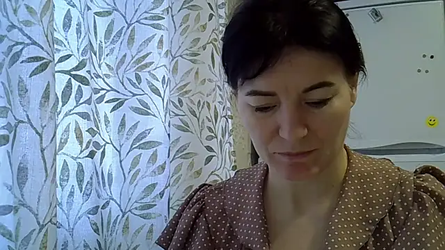 Snapshot of Krystal_82 chatting on 18, 12, 2025 Krystal 82 online show from 18, 12, 2025