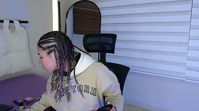 Snapshot of Rachell_criss chatting on 8, 10, 2025 Rachell criss online show from 8, 10, 2025