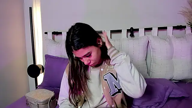 Snapshot of Rachell_criss chatting on 25, 3, 2026 Rachell criss online show from 25, 3, 2026