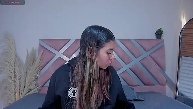 Snapshot of Rachell_criss chatting on 28, 3, 2026 Rachell criss online show from 28, 3, 2026