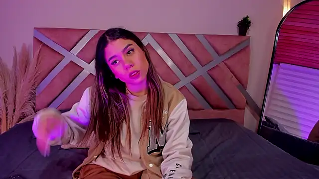 Snapshot of Rachell_criss chatting on 29, 3, 2026 Rachell criss online show from 29, 3, 2026