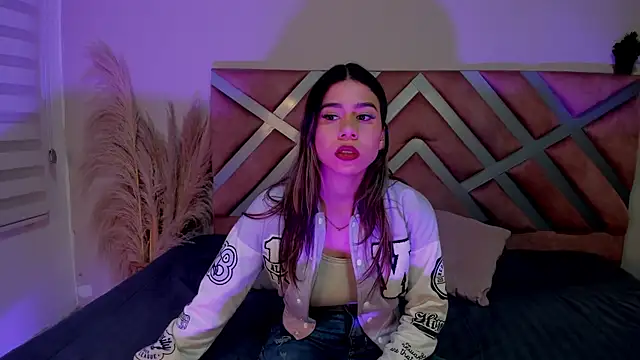 Snapshot of Rachell_criss chatting on 2, 4, 2026 Rachell criss online show from 2, 4, 2026