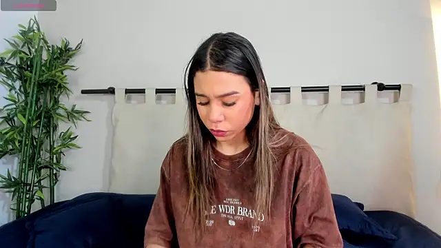 Snapshot of Rachell_criss chatting on 26, 4, 2026 Rachell criss online show from 26, 4, 2026