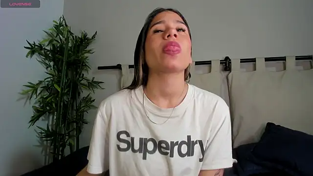 Snapshot of Rachell_criss chatting on 28, 4, 2026 Rachell criss online show from 28, 4, 2026