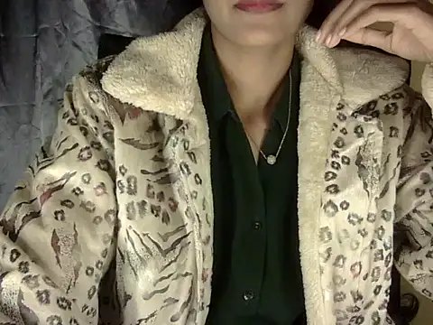 zara Khan0 online show from 18, 11, 2025