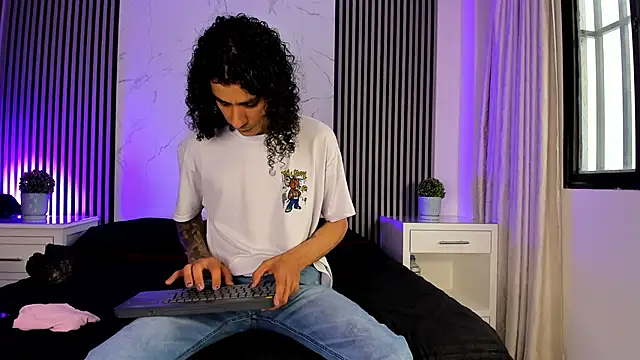 Snapshot of JackAndRosse_ chatting on 1, 11, 2025 JackAndRosse online show from 1, 11, 2025