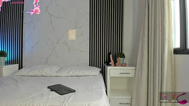 Snapshot of JackAndRosse_ chatting on 12, 11, 2025 JackAndRosse online show from 12, 11, 2025