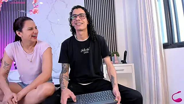 Snapshot of JackAndRosse_ chatting on 2, 12, 2025 JackAndRosse online show from 2, 12, 2025