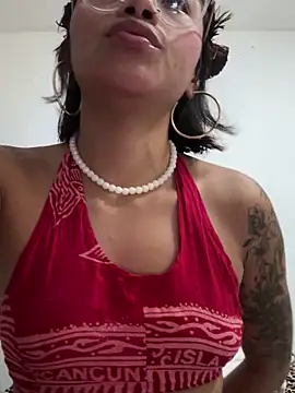 Snapshot of Nia_Desire chatting on 3, 12, 2025 Nia Desire online show from 3, 12, 2025