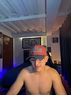 Snapshot of Justin_trevor1 chatting on 21, 10, 2025 Justin trevor1 online show from 21, 10, 2025