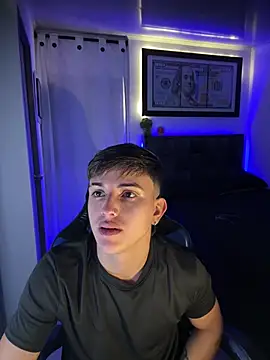 Snapshot of Justin_trevor1 chatting on 14, 4, 2026 Justin trevor1 online show from 14, 4, 2026