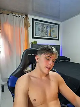 Snapshot of Justin_trevor1 chatting on 4, 6, 2026 Justin trevor1 online show from 4, 6, 2026