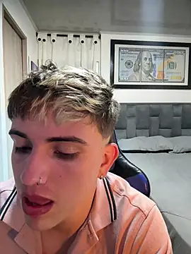 Snapshot of Justin_trevor1 chatting on 6, 8, 2026 Justin trevor1 online show from 6, 8, 2026