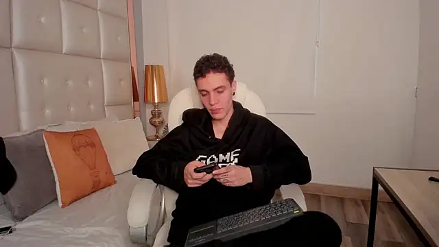 Snapshot of dark_sun302 chatting on 15, 9, 2025 dark sun302 online show from 15, 9, 2025