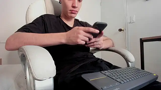 Snapshot of dark_sun302 chatting on 16, 9, 2025 dark sun302 online show from 16, 9, 2025