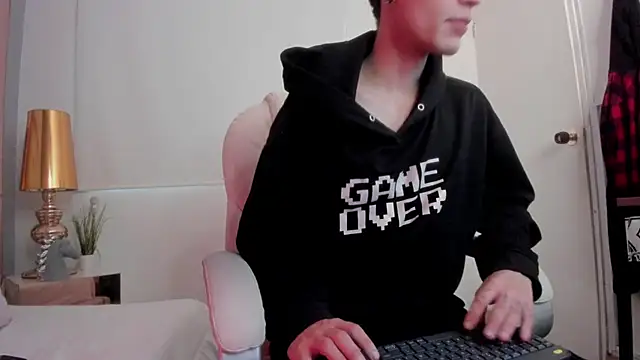 Snapshot of dark_sun302 chatting on 15, 10, 2025 dark sun302 online show from 15, 10, 2025