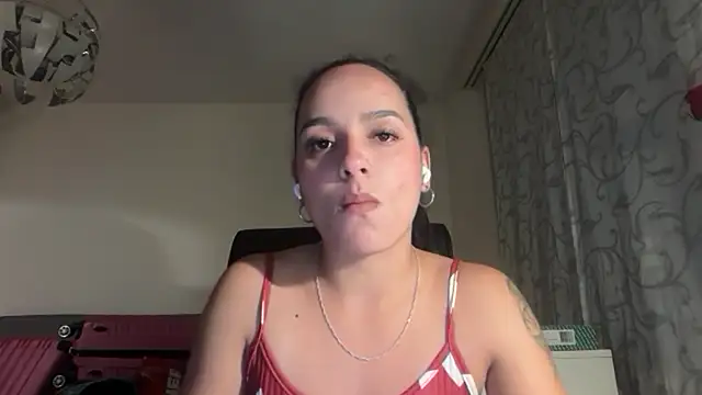 Snapshot of Maia_Park chatting on 15, 5, 2026 Maia Park online show from 15, 5, 2026
