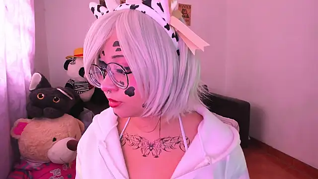 Snapshot of Lolii_Zoe chatting on 8, 10, 2025 Lolii Zoe online show from 8, 10, 2025