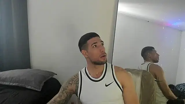 Snapshot of ThiagoLugo chatting on 1, 4, 2026 ThiagoLugo online show from 1, 4, 2026