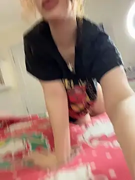 Snapshot of Hannah_xBaby chatting on 4, 4, 2026 Hannah xBaby online show from 4, 4, 2026