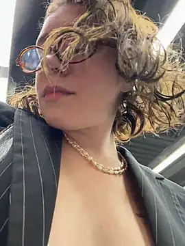 lucy-joy online show from 2, 10, 2025