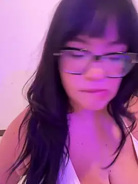 Snapshot of Emily_Taylor2 chatting on 22, 4, 2026 Emily Taylor2 online show from 22, 4, 2026