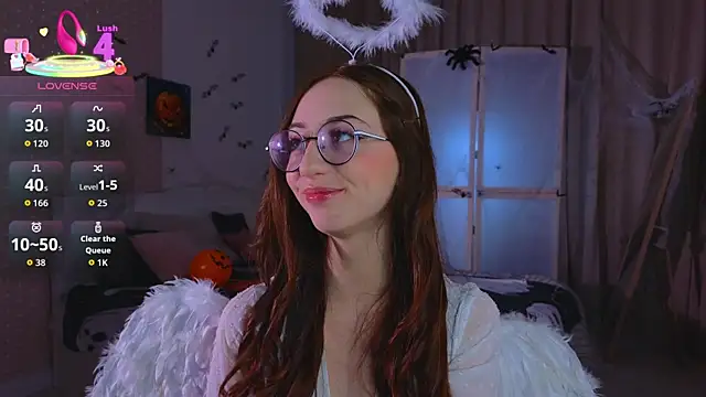 Snapshot of AvrilLeMell chatting on 25, 10, 2025 AvrilLeMell online show from 25, 10, 2025