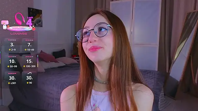 Snapshot of AvrilLeMell chatting on 6, 11, 2025 AvrilLeMell online show from 6, 11, 2025