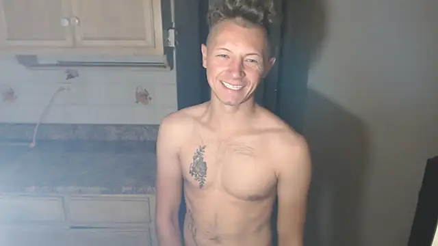 Snapshot of BlondZilla chatting on 8, 11, 2025 BlondZilla online show from 8, 11, 2025