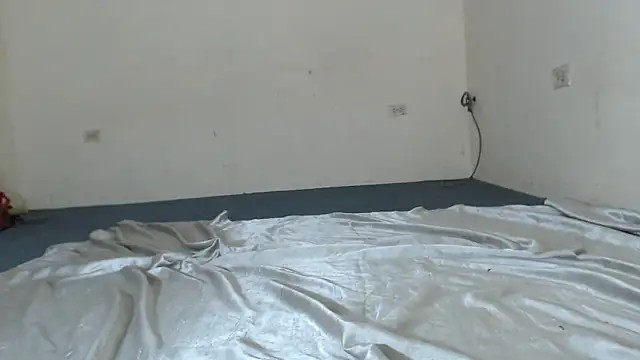 Snapshot of BlondZilla chatting on 12, 11, 2025 BlondZilla online show from 12, 11, 2025