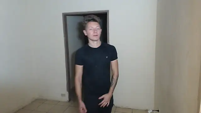 Snapshot of BlondZilla chatting on 14, 12, 2025 BlondZilla online show from 14, 12, 2025