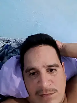 Snapshot of reguetones92 chatting on 30, 4, 2026 reguetones92 online show from 30, 4, 2026