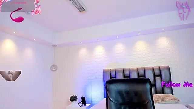 Snapshot of AidaJones chatting on 11, 4, 2026 AidaJones online show from 11, 4, 2026