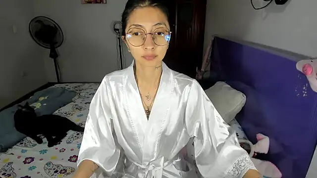 Snapshot of Anais_lux chatting on 13, 3, 2026 Anais lux online show from 13, 3, 2026