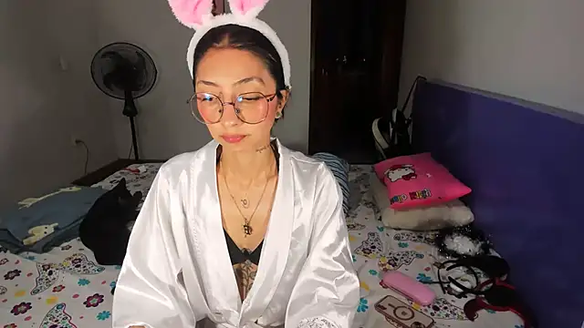 Snapshot of Anais_lux chatting on 17, 3, 2026 Anais lux online show from 17, 3, 2026