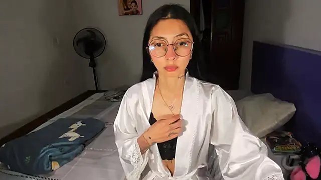 Snapshot of Anais_lux chatting on 23, 3, 2026 Anais lux online show from 23, 3, 2026