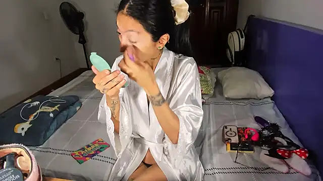 Snapshot of Anais_lux chatting on 25, 3, 2026 Anais lux online show from 25, 3, 2026