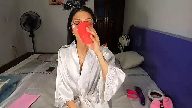 Snapshot of Anais_lux chatting on 27, 3, 2026 Anais lux online show from 27, 3, 2026