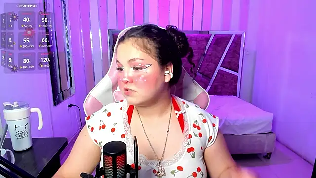 Snapshot of ShylySweet chatting on 8, 3, 2026 ShylySweet online show from 8, 3, 2026