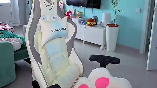 Snapshot of Im_suka chatting on 6, 4, 2026 Im suka online show from 6, 4, 2026