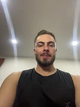 Snapshot of MaxDell chatting on 7, 4, 2026 MaxDell online show from 7, 4, 2026