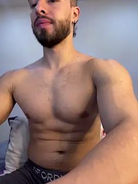 Snapshot of MaxDell chatting on 13, 4, 2026 MaxDell online show from 13, 4, 2026