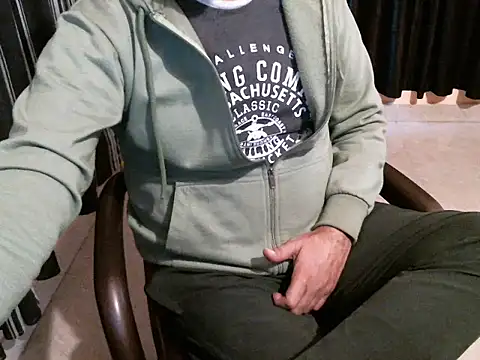 Snapshot of bigthickcockdad chatting on 23, 12, 2025 bigthickcockdad online show from 23, 12, 2025
