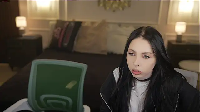 VivianSweet  online show from 14, 4, 2026