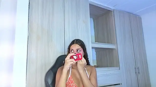 Snapshot of candice777 chatting on 1, 4, 2026 candice777 online show from 1, 4, 2026