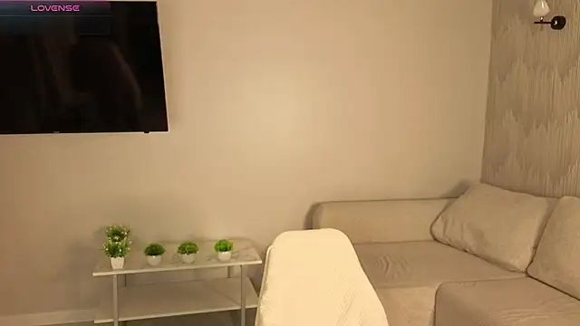 Snapshot of KeeleyBuoy chatting on 11, 4, 2026 KeeleyBuoy online show from 11, 4, 2026